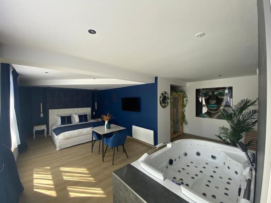 La Suite Saphir - Spa Privatif Nancy Bagian luar foto